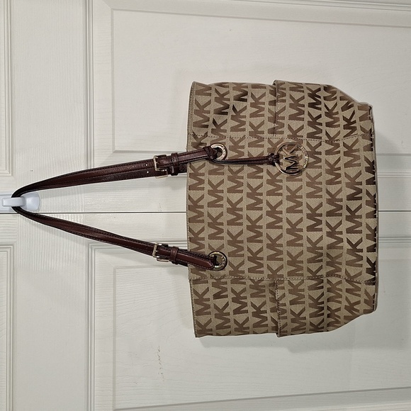 Michael Kors signature fabric / leather "jet set" large tote - browns - Picture 1 of 11